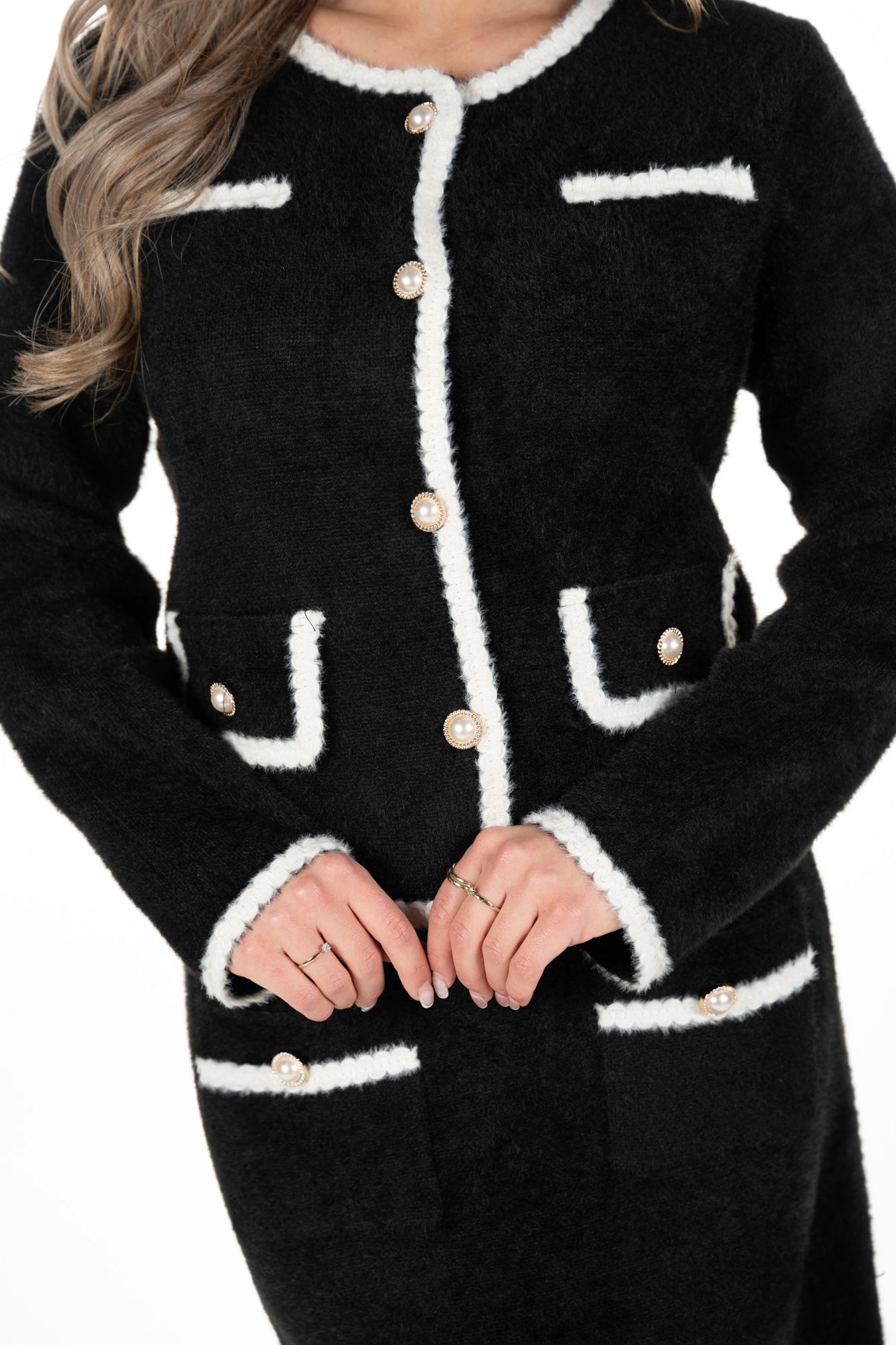 Set Ada Black