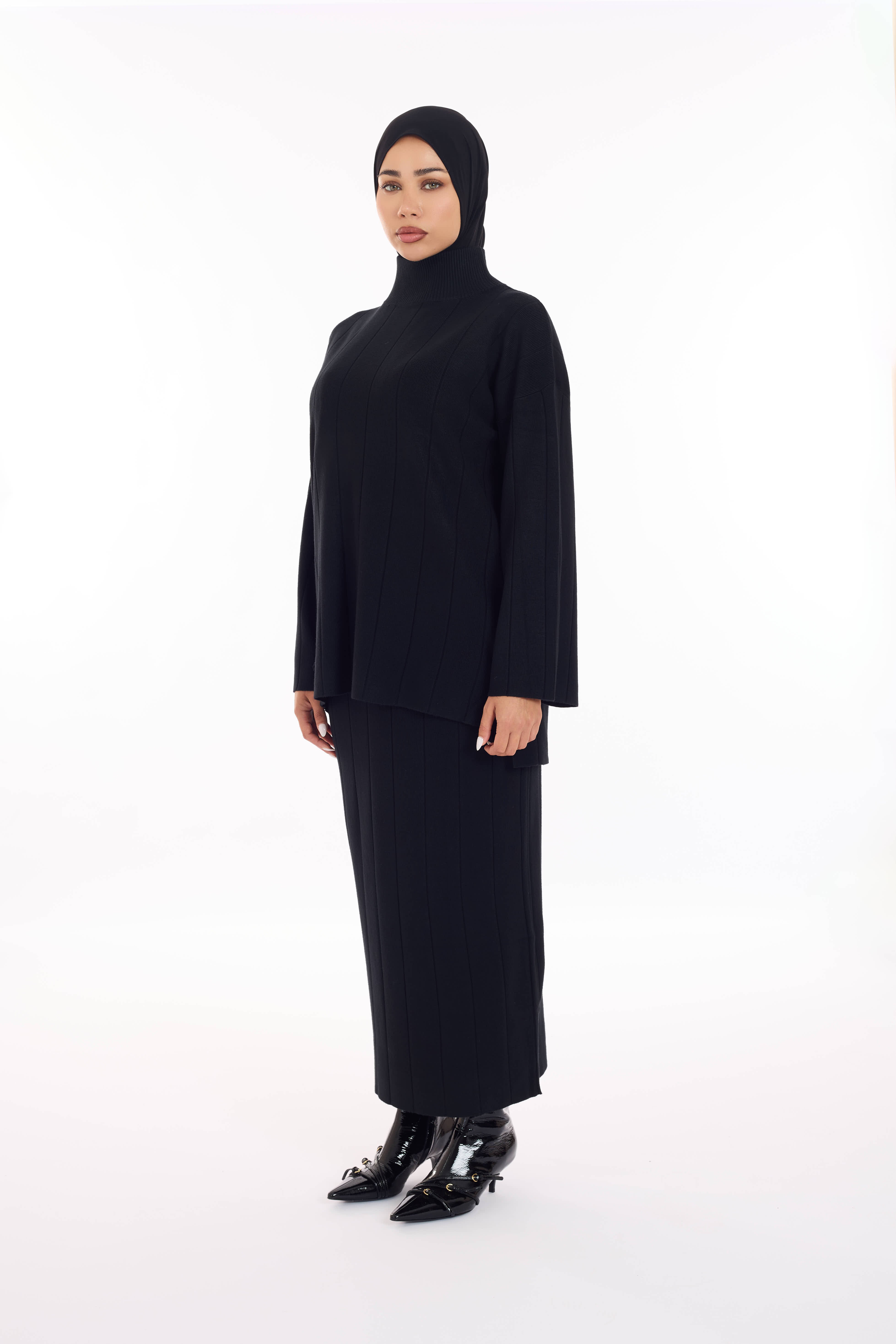 Set Maud Black